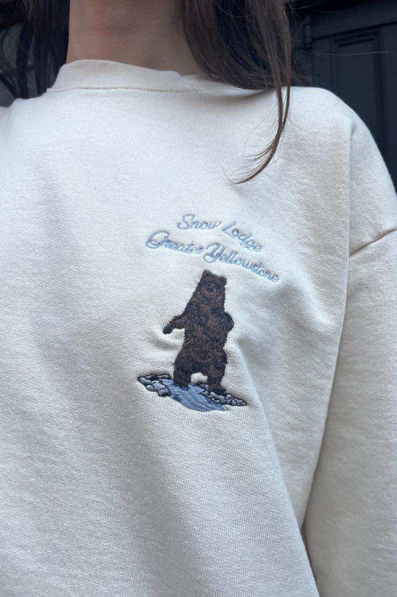 Women Ivory Sweatpants & Sweatshirts Erica Snow Lodge Greater Yellowstone Sweatshirt Brandy Melville - 2