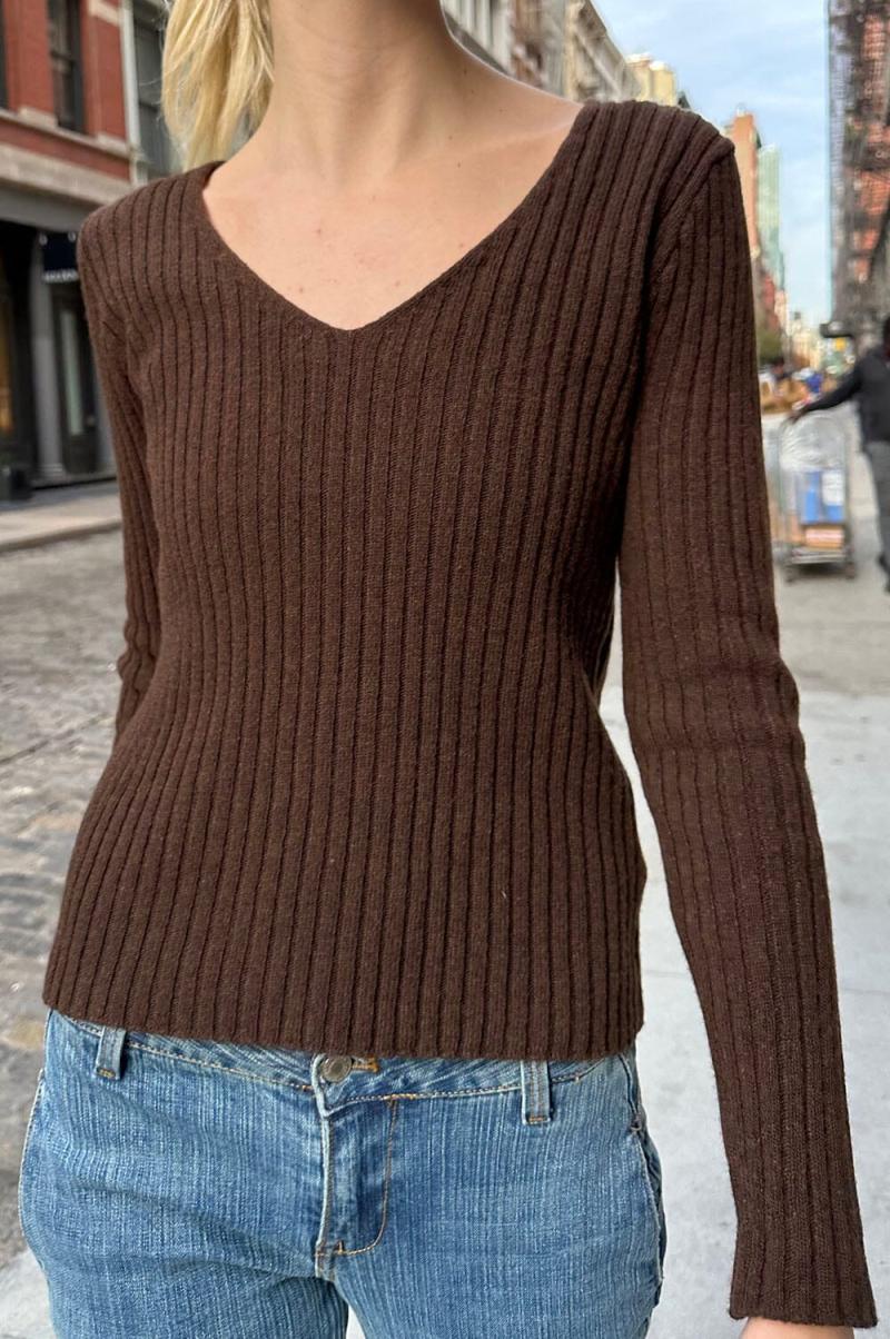 Brandy Melville Women Sweaters Grace Wool V-Neck Sweater Chocolate - 2