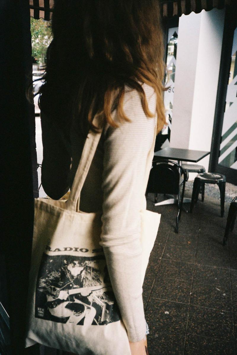 Radio Silence Tote Bag Women Bags & Backpacks Ivory Brandy Melville - 1