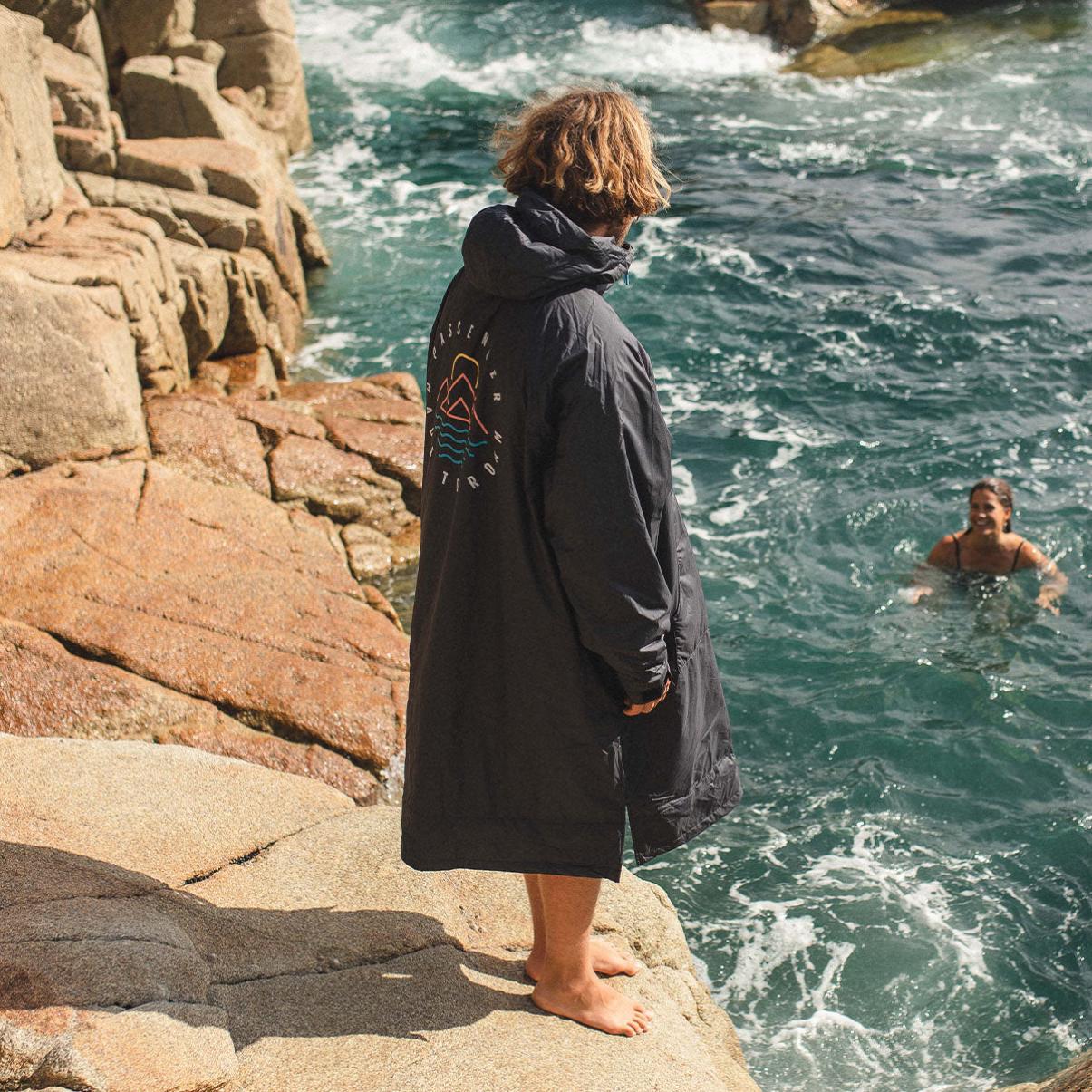 Passenger Clothing Black Women Changing Robes & Ponchos Reliable Escapism Recycled Towel Lined Changing Robe