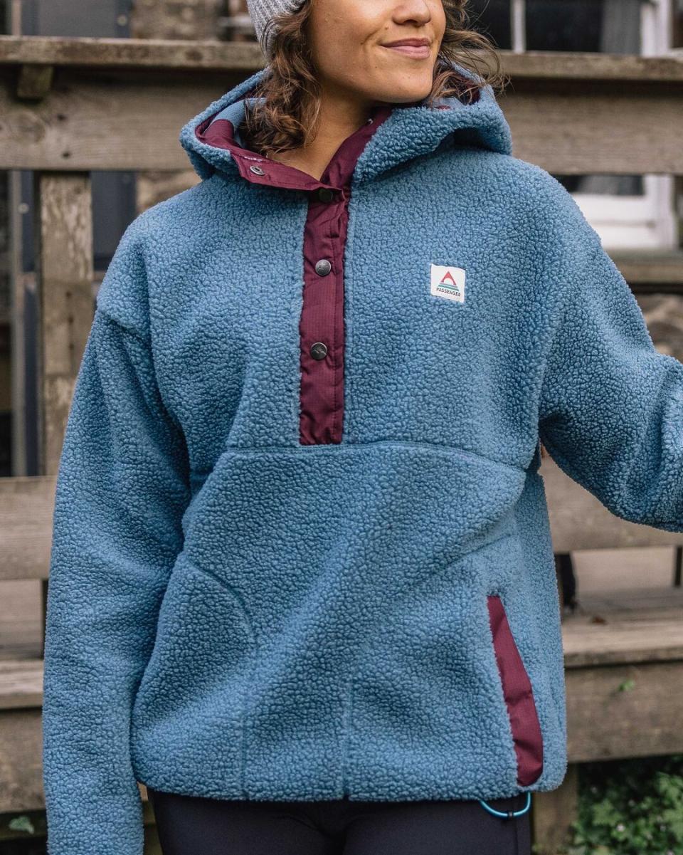 Calla Hooded Pullover Recycled Fleece Washed Blue Inviting Passenger Clothing Women Fleece - 1