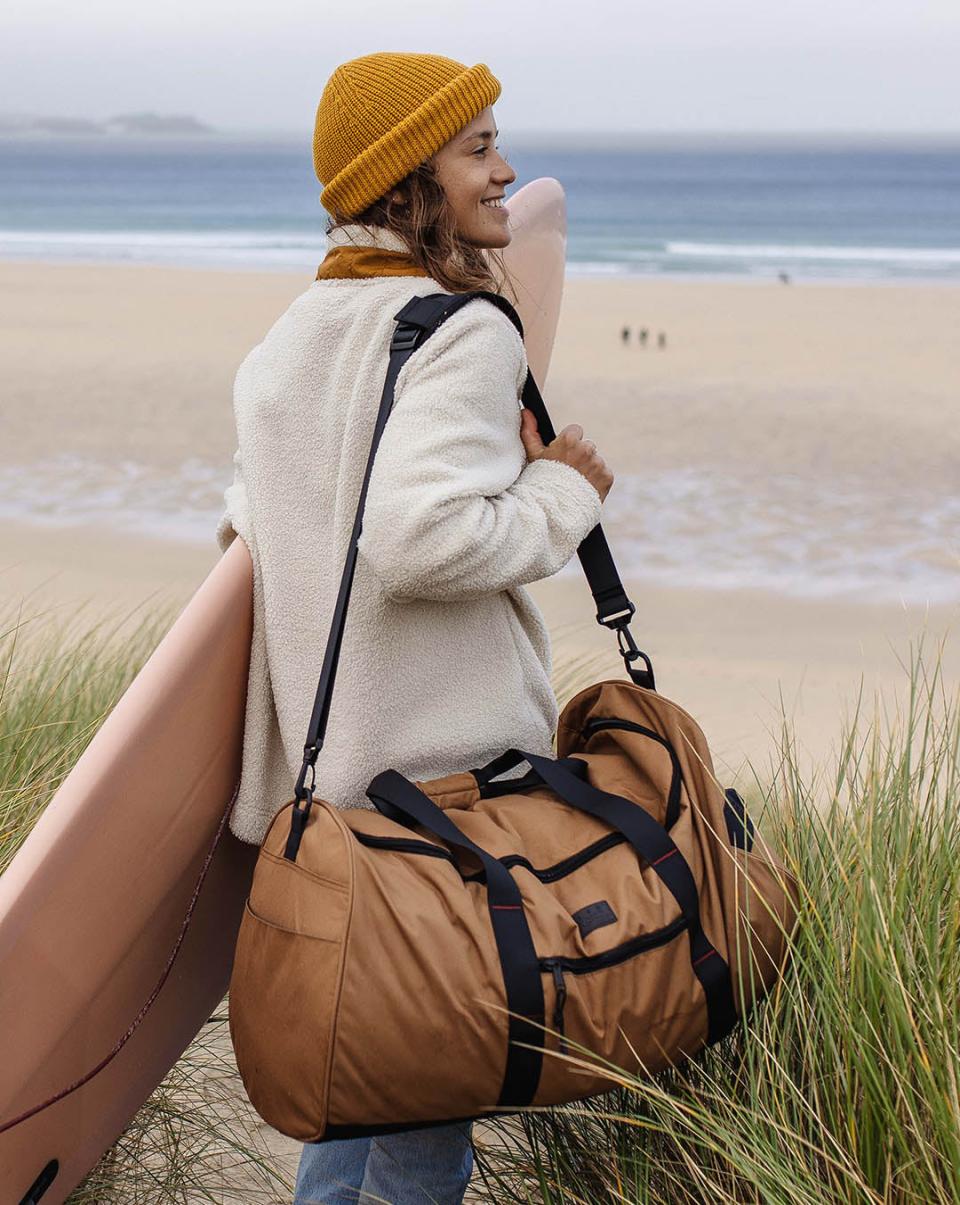 Backpacks & Bags 2024 Golden Brown Weekender 58L Recycled Polyester Duffle Bag Women Passenger Clothing