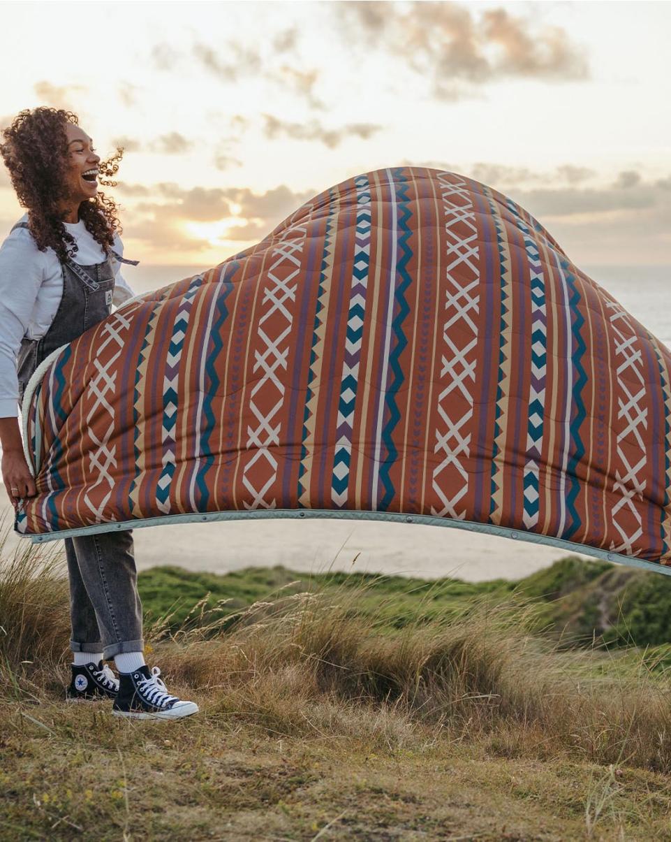 Passenger Clothing Ginger Paddle Geo Closeout Nomadic Recycled Sherpa Blanket Blankets Women - 1