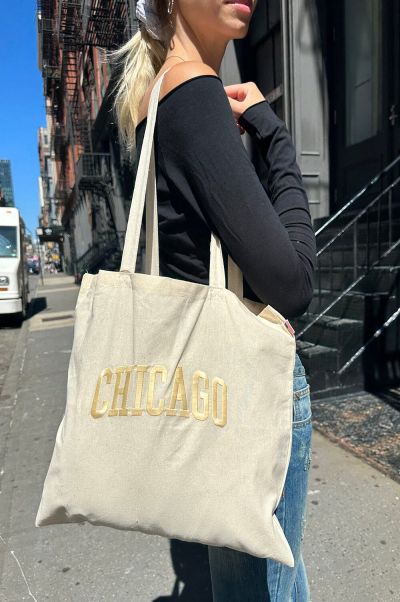 Brandy Melville Ivory Women Chicago Tote Bag Bags & Backpacks
